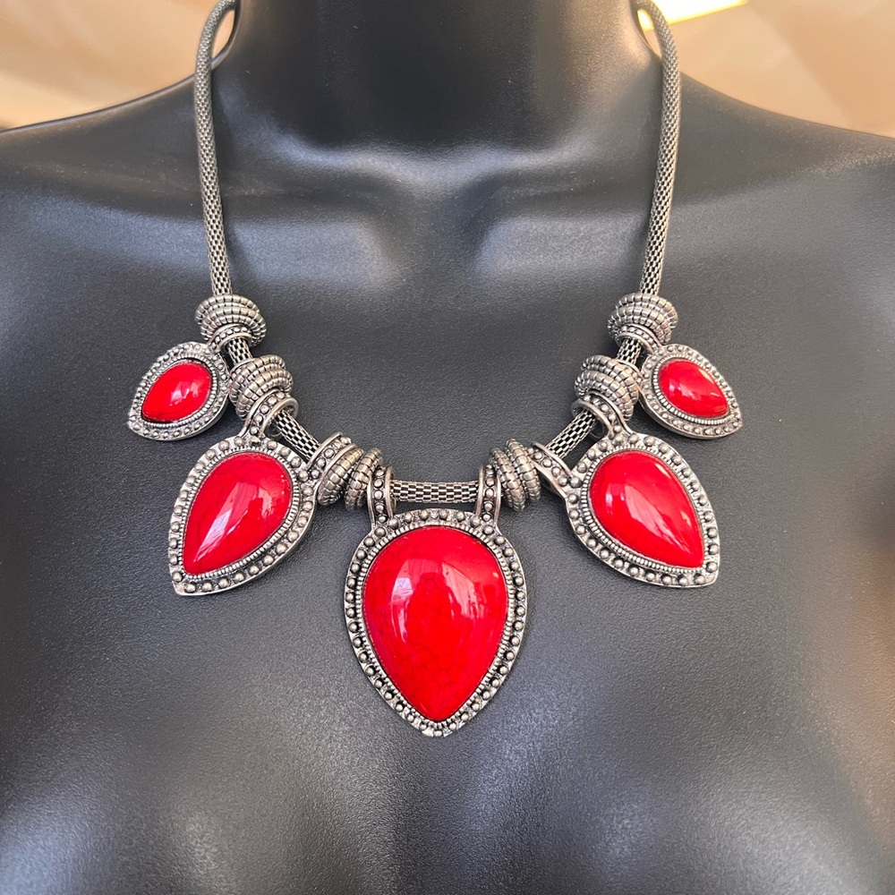 Elegant Red and Silver Statement Necklace
